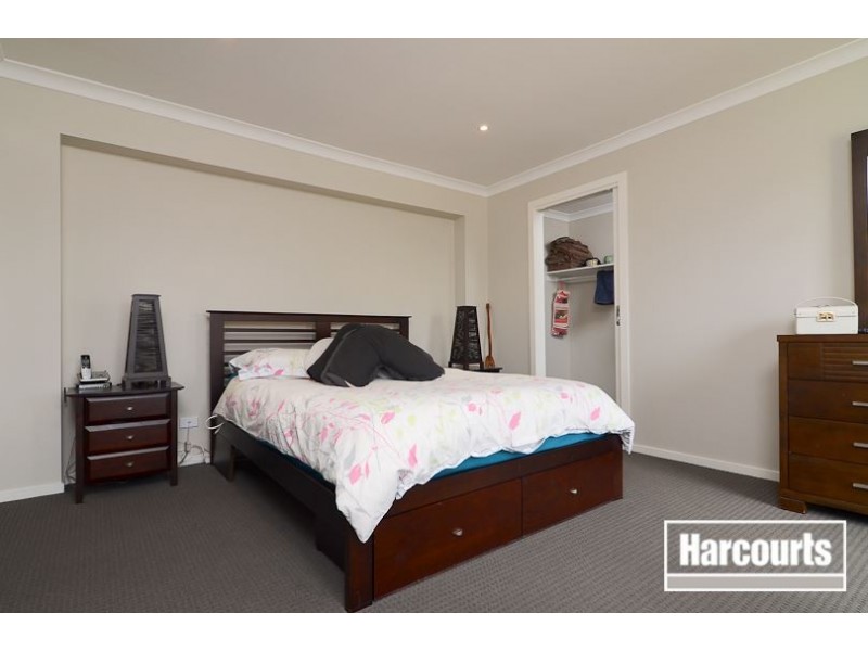 62 Fairhaven Blvd, Cranbourne West VIC 3977