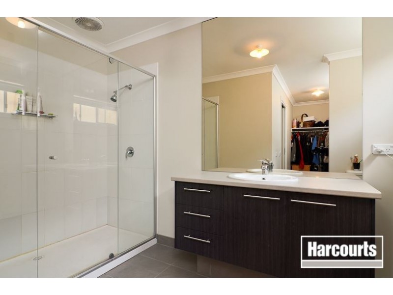 62 Fairhaven Blvd, Cranbourne West VIC 3977