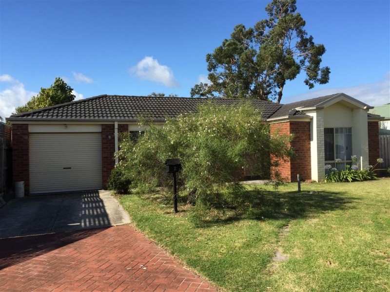 2 St Peters Close, Carrum Downs VIC 3201