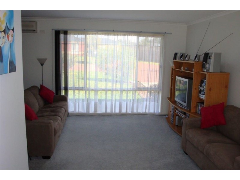 2 St Peters Close, Carrum Downs VIC 3201