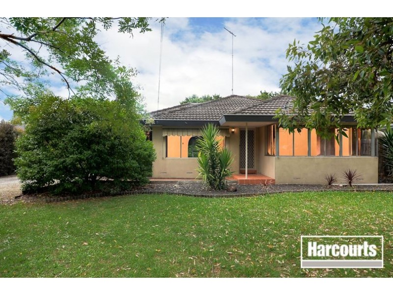 6 Manuka Road, Berwick VIC 3806