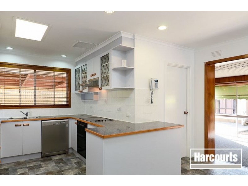 6 Manuka Road, Berwick VIC 3806