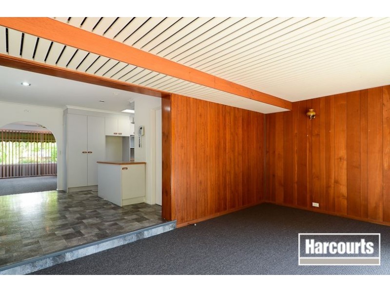 6 Manuka Road, Berwick VIC 3806