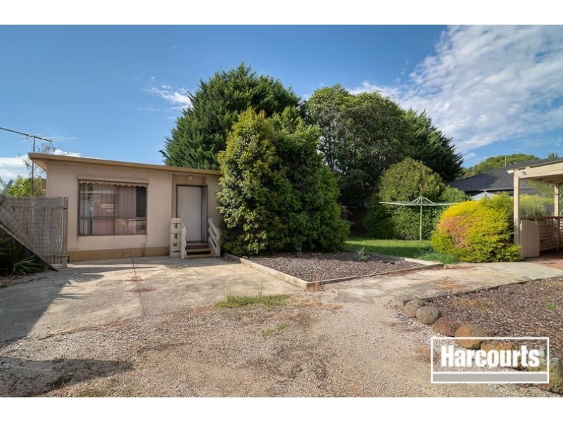 6 Manuka Road, Berwick VIC 3806