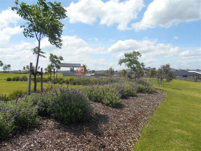 16 Majestic Drive, Officer VIC 3809