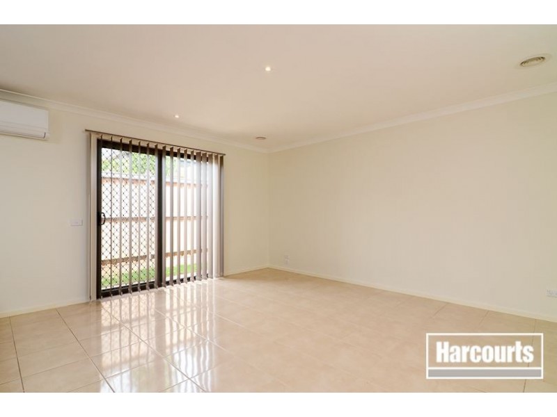 17 Tilden Rise, Cranbourne North VIC 3977