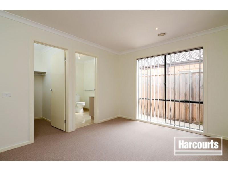 17 Tilden Rise, Cranbourne North VIC 3977