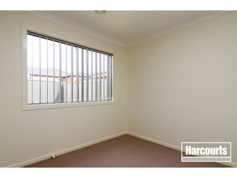 17 Tilden Rise, Cranbourne North VIC 3977