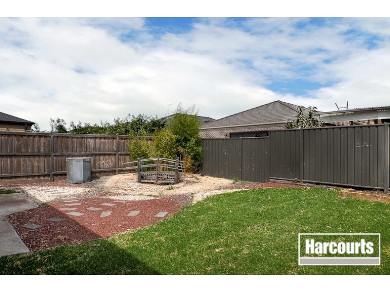 17 Tilden Rise, Cranbourne North VIC 3977