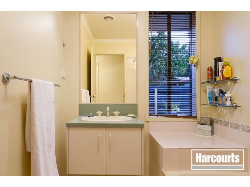 13 Timms St, Narre Warren South VIC 3805