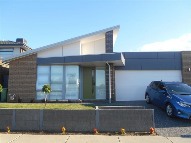 24 Emu Bush Drive, Cranbourne West VIC 3977