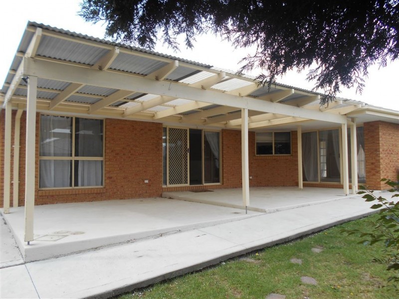 3 Franks Way, Cranbourne North VIC 3977