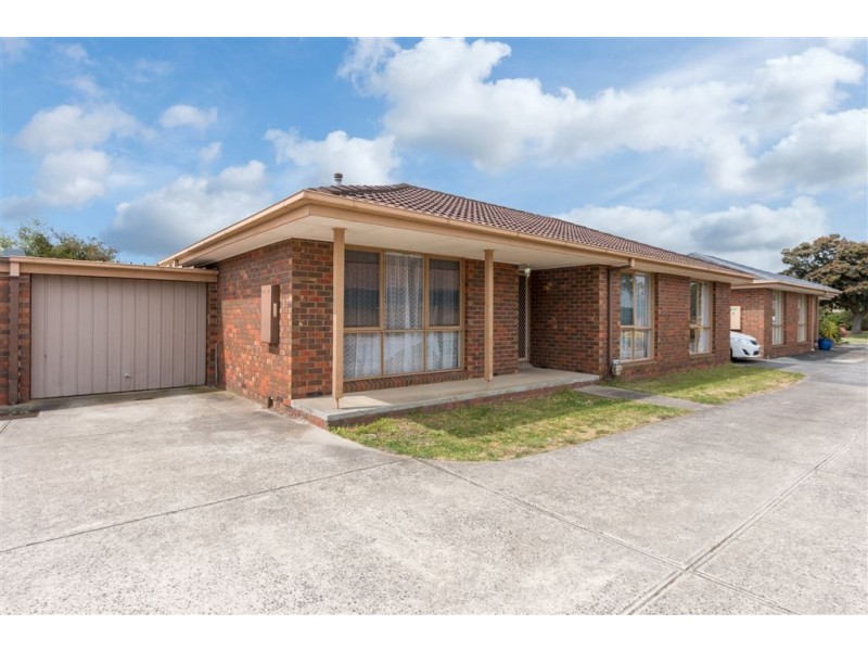 2/13 Fairfield Street, Cranbourne VIC 3977