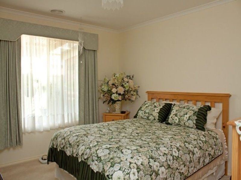 37 Hunt Club Boulevard, Cranbourne East VIC 3977