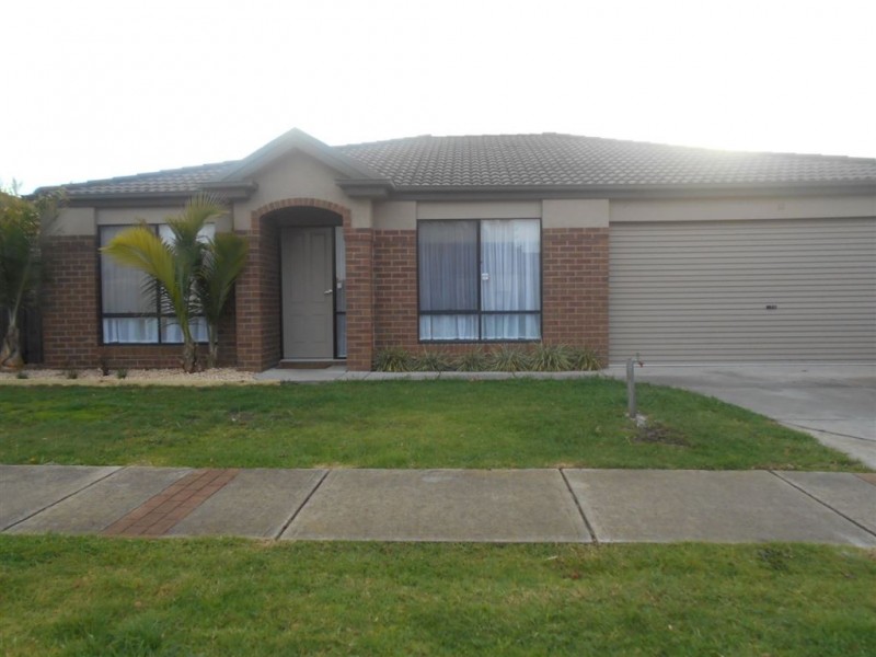 13 Genista Way, Cranbourne West VIC 3977