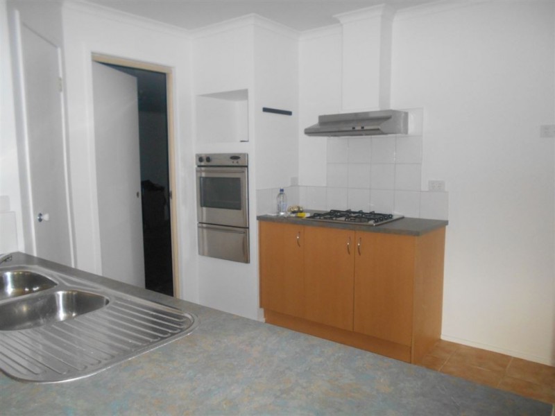 13 Genista Way, Cranbourne West VIC 3977