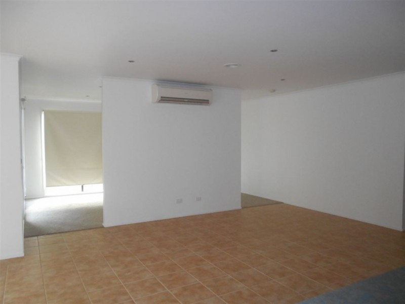 13 Genista Way, Cranbourne West VIC 3977