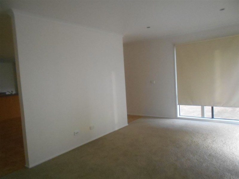 13 Genista Way, Cranbourne West VIC 3977