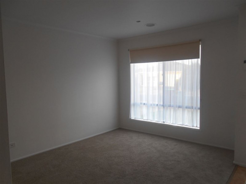 13 Genista Way, Cranbourne West VIC 3977