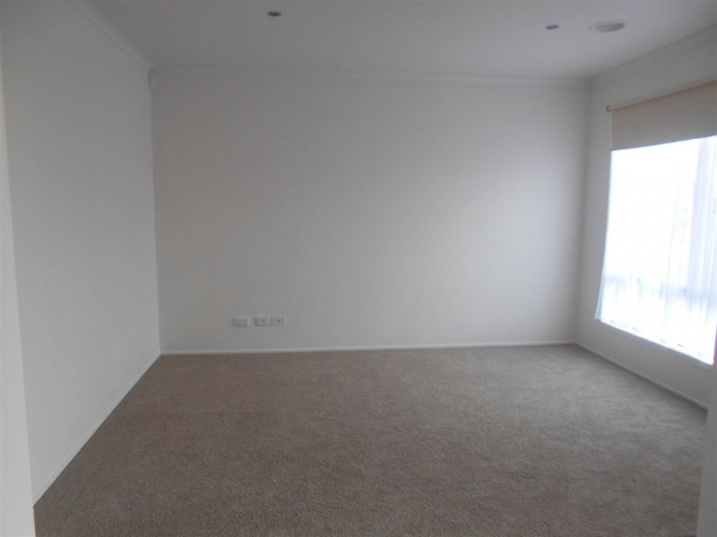 13 Genista Way, Cranbourne West VIC 3977