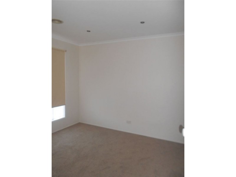 13 Genista Way, Cranbourne West VIC 3977