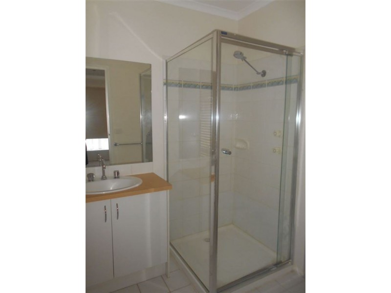 13 Genista Way, Cranbourne West VIC 3977