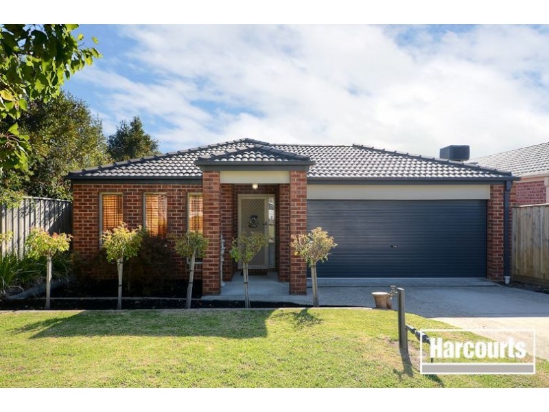 19 Penshurst Way, Cranbourne North VIC 3977
