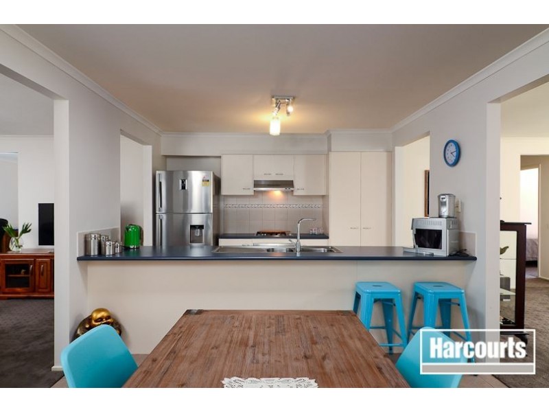 19 Penshurst Way, Cranbourne North VIC 3977