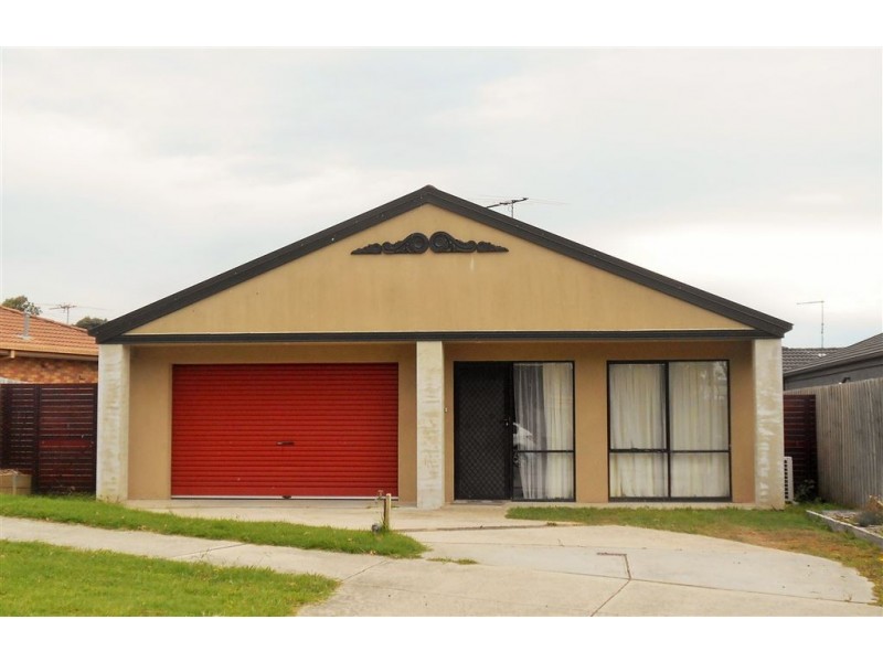 50 Wakenshaw Crescent, Pakenham VIC 3810