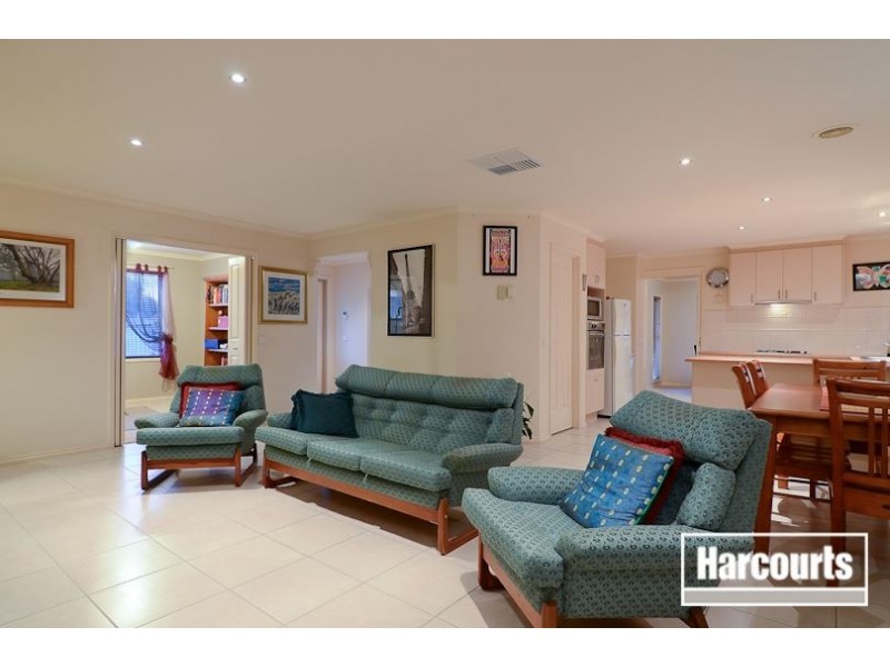 24 Napier Way, Narre Warren South VIC 3805