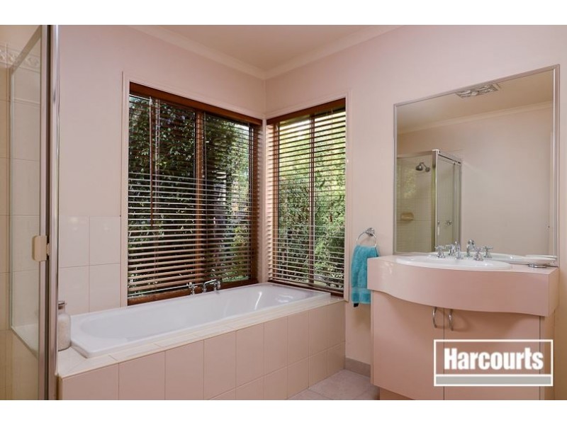 24 Napier Way, Narre Warren South VIC 3805