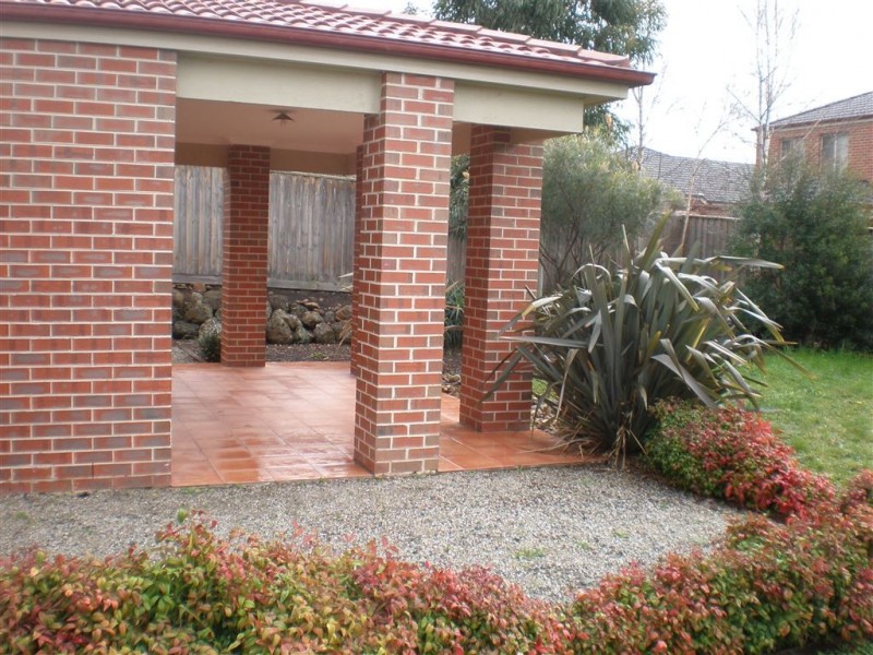 4 Lincoln Avenue, Berwick VIC 3806