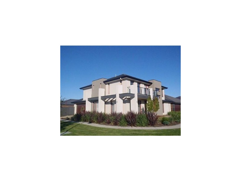 20 Kindred Avenue, Cranbourne North VIC 3977