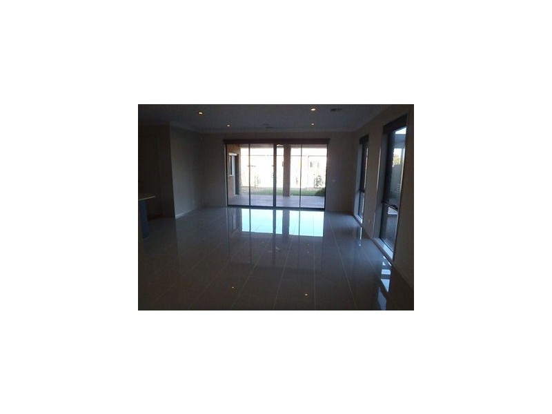 20 Kindred Avenue, Cranbourne North VIC 3977