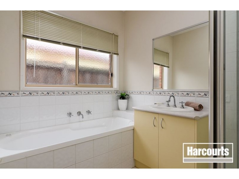 32 Waterbush Crescent, Lyndhurst VIC 3975