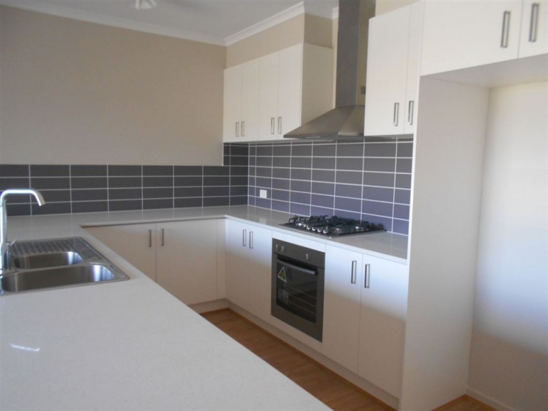 5/7 Cyan Crescent, Officer VIC 3809