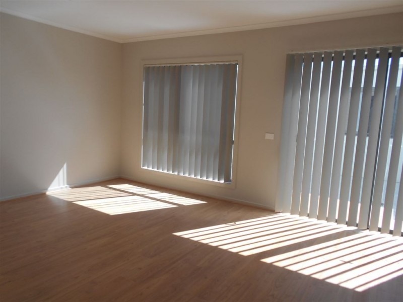 5/7 Cyan Crescent, Officer VIC 3809