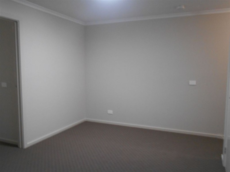 5/7 Cyan Crescent, Officer VIC 3809