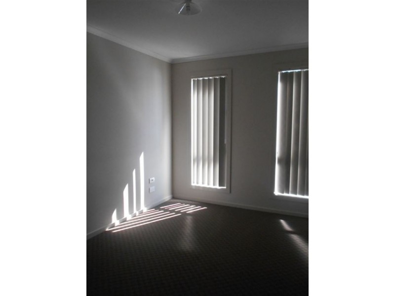 5/7 Cyan Crescent, Officer VIC 3809