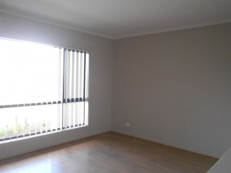 5/7 Cyan Crescent, Officer VIC 3809