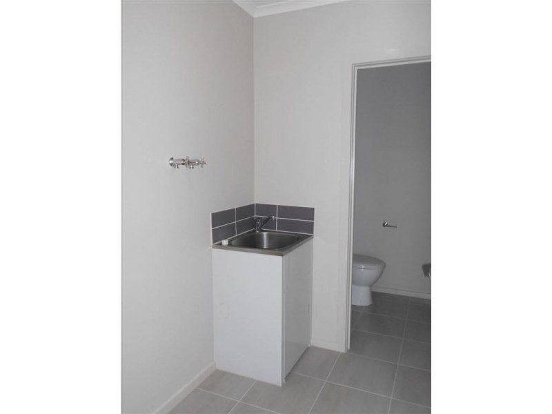 5/7 Cyan Crescent, Officer VIC 3809