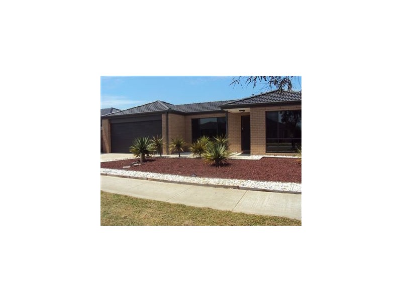 85 Calais Circuit, Cranbourne West VIC 3977