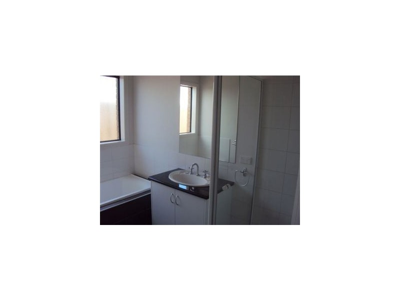 85 Calais Circuit, Cranbourne West VIC 3977