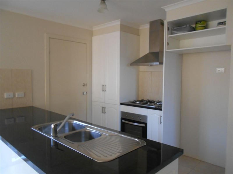 1/52 Bowen Street, Cranbourne VIC 3977