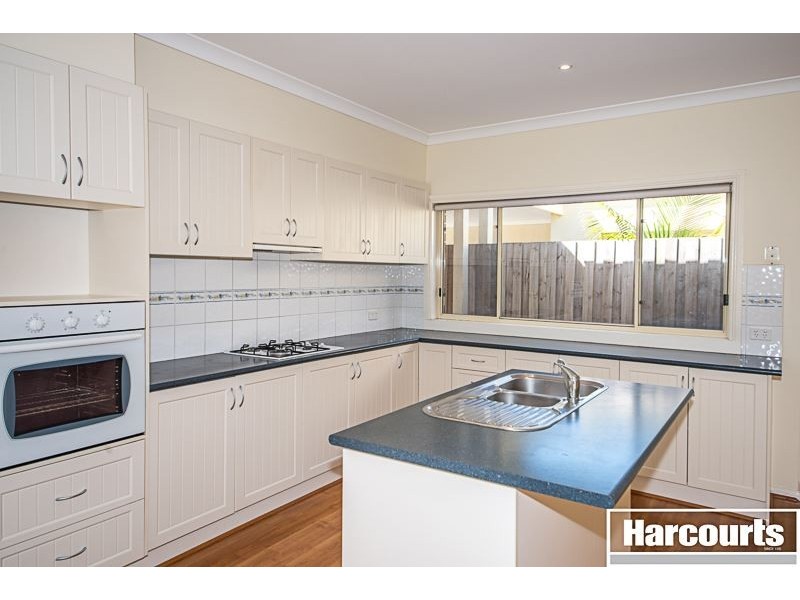 12 Gracehill Mews, Cranbourne VIC 3977