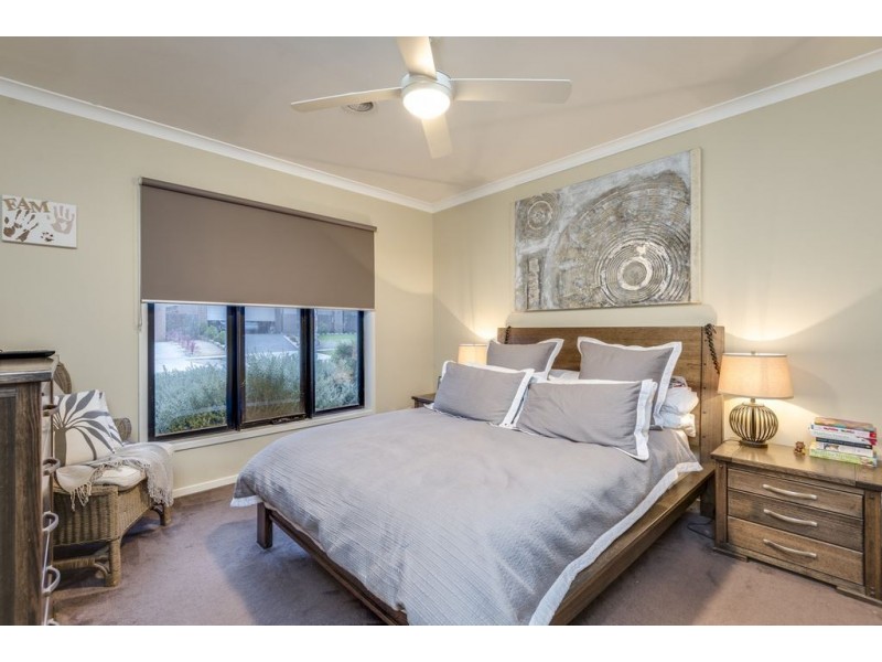 6 Lumina Avenue, Cranbourne North VIC 3977