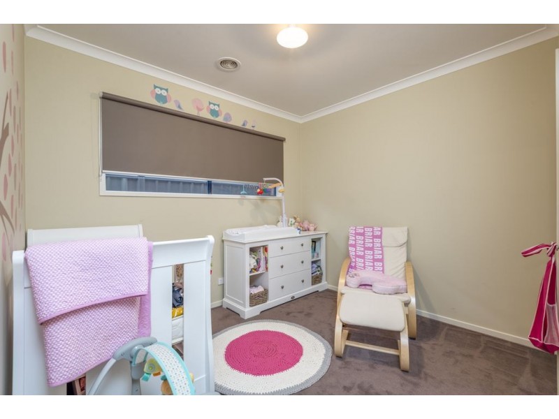 6 Lumina Avenue, Cranbourne North VIC 3977