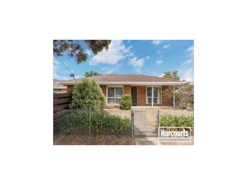 1/8 Lyall Street, Cranbourne VIC 3977