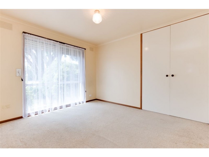 1/8 Lyall Street, Cranbourne VIC 3977