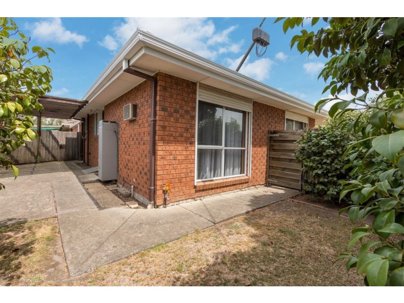 1/8 Lyall Street, Cranbourne VIC 3977